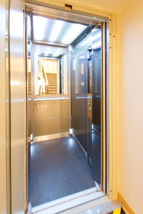 Modern Apartment Spanelska Prague Luaran gambar
